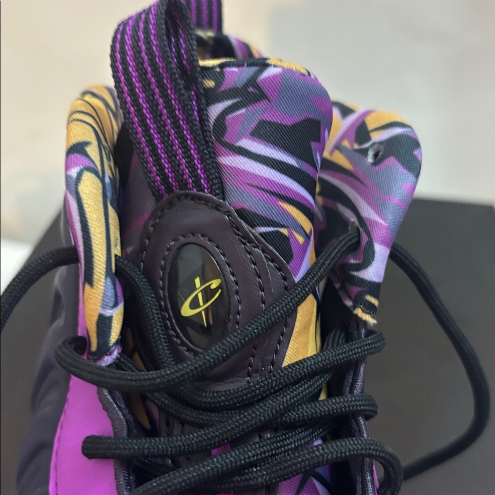 Purple and Black Nike Little POSITE ONE (GS). Size 7 youth . Fits a woman 8-1/2. - Picture 7 of 8